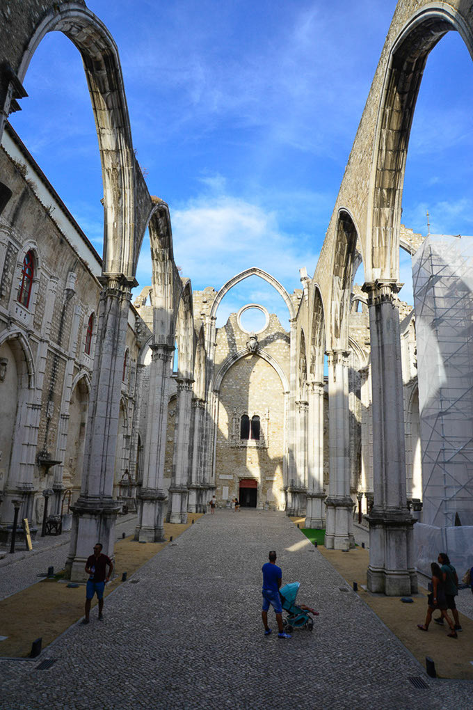 Lissabon - Igreja do Carmo