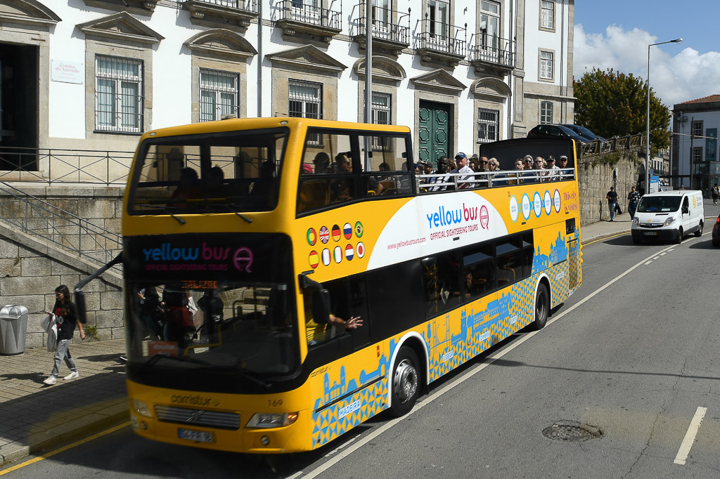 Porto - Yellow Bus